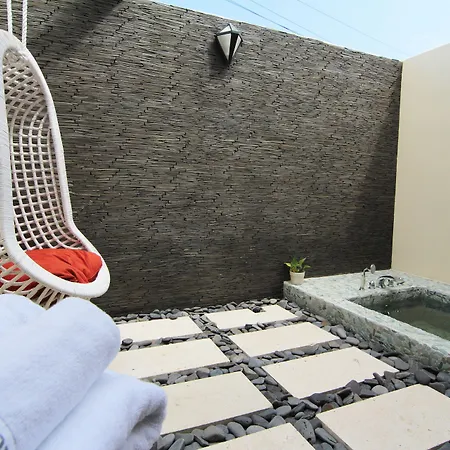 West Old House Privatunterkunft *